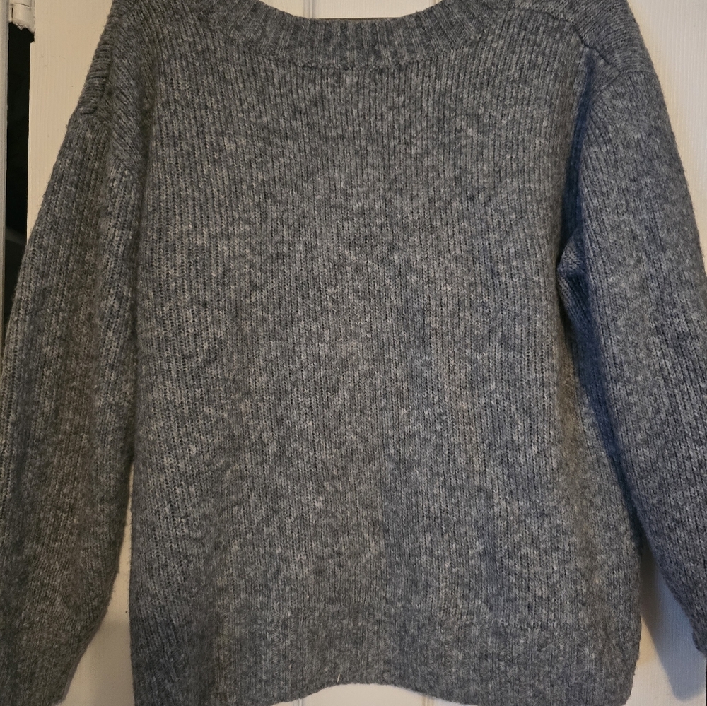 H&M Sweater size XS - Picture 2 of 2